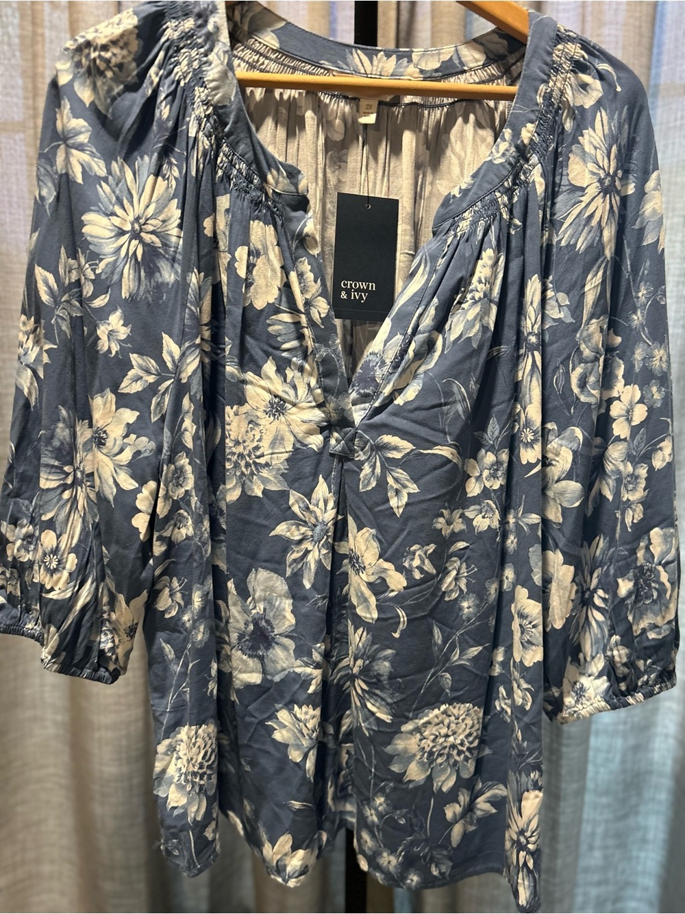 crown & ivy navy blue floral peasant blouse
